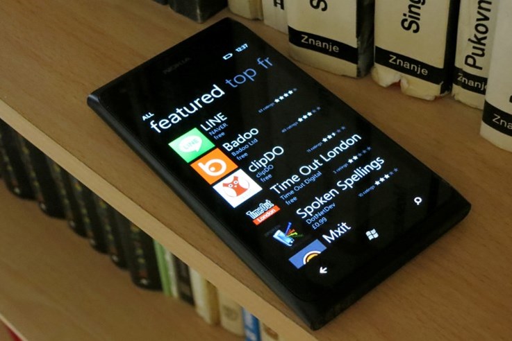 Nokia Lumia 900 (13).jpg